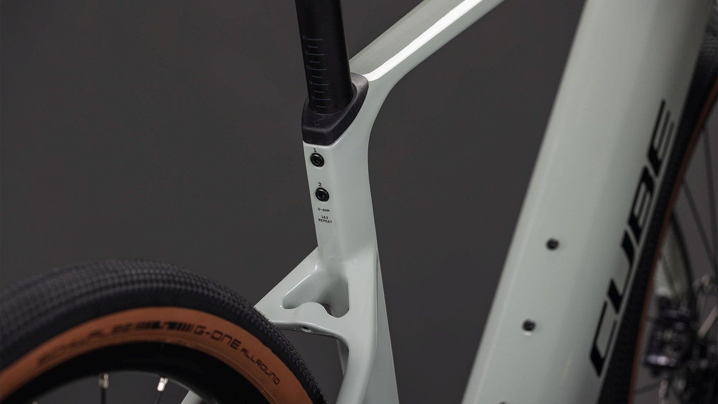 Cube Nuroad Hybrid C:62 Race 400X 2026 - Reed Beige/Black - Image 4